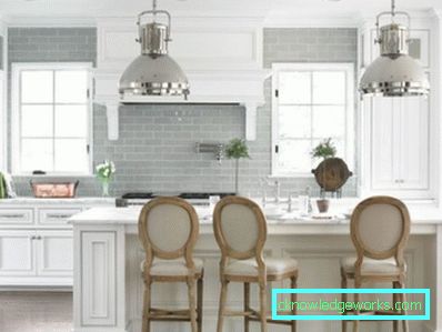 Cucina bianca all'interno