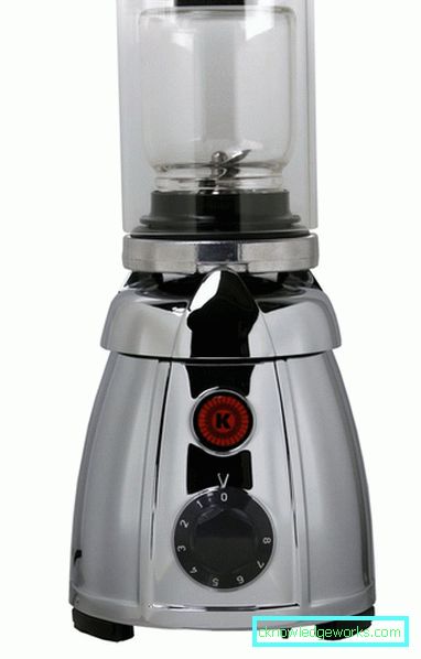 Blender con una ciotola Blender con una ciotola