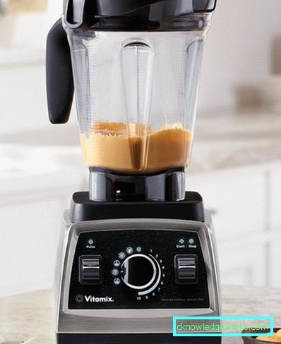 Blender con una ciotola Blender con una ciotola