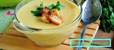 Frullatore con beccuccio per purè di patate Frullatore con beccuccio per purè di patate