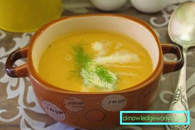 Frullatore con beccuccio per purè di patate Frullatore con beccuccio per purè di patate