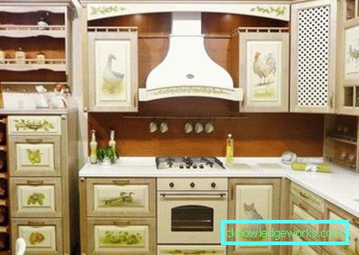 Decoupage mobili da cucina Decoupage mobili da cucina