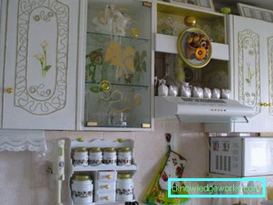 Decoupage mobili da cucina Decoupage mobili da cucina