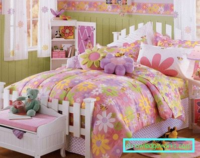 129 camere per ragazze