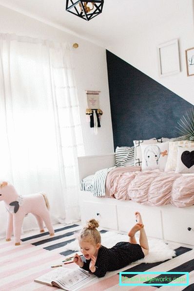 129 camere per ragazze