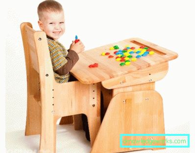 Sedia per bambini e tavolo con le proprie mani Sedia per bambini e tavolo con le proprie mani