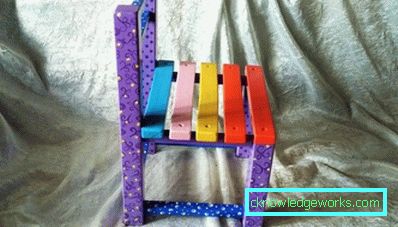 Sedia per bambini e tavolo con le proprie mani Sedia per bambini e tavolo con le proprie mani