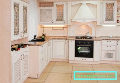 Foto: soffitto a cassettoni, realizzato in legno naturale
