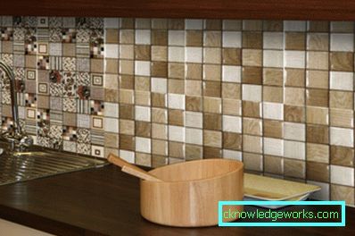 Foto: cucina decorata in tonalità pastello di verde