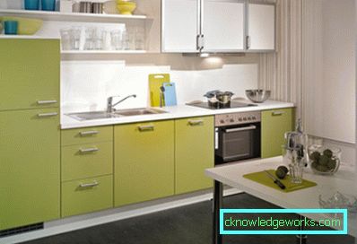 Cucina 102 verde al suo interno (foto