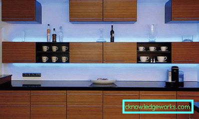 Foto: illuminazione a LED mobili da cucina