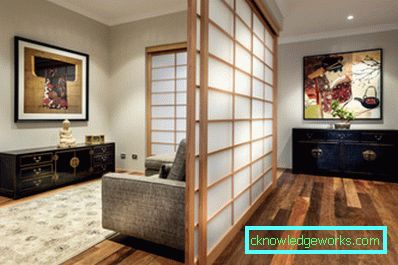 Foto: pavimento in legno all'interno del corridoio