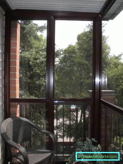 111 Balcone in vetro colorato: come sembra