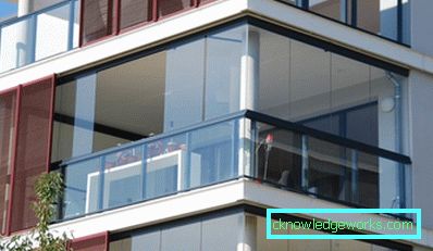 111 Balcone in vetro colorato: come sembra