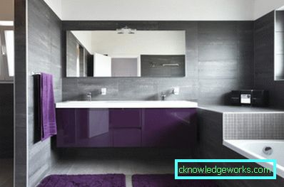 Bagno viola: una soluzione insolita per la progettazione dei colori