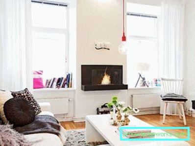 Design del soggiorno con due finestre - foto interna