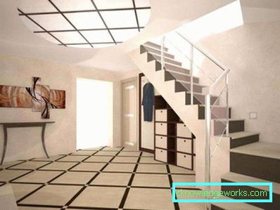 Disegna un corridoio in una casa privata con una foto delle scale