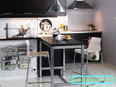 Area design cucina di 8 metri quadrati. metri con frigo Area design cucina di 8 metri quadrati. metri con frigo