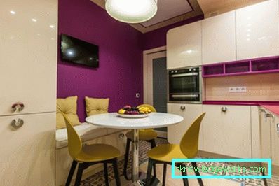 Progetta una piccola cucina di 7 quadrati. m con frigo Progetta una piccola cucina di 7 quadrati. m con frigo
