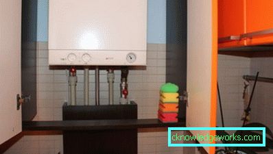 274-Gas pipe in the kitchen - 70 foto