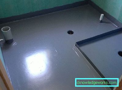 Bagno impermeabilizzante sotto le piastrelle