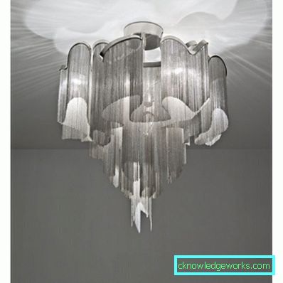 217 - Lampadari di cristallo all'interno