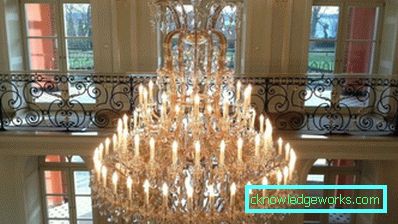 217 - Lampadari di cristallo all'interno