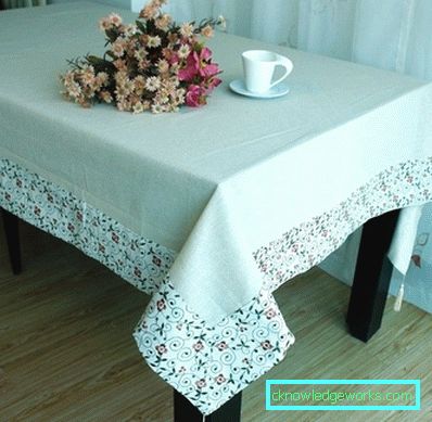 Tela cerata sul tavolo per la cucina Tela cerata sul tavolo per la cucina