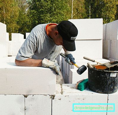 Colla per blocchi di cemento cellulare: tipi e caratteristiche Colla per blocchi di cemento cellulare: tipi e caratteristiche