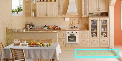 Tavoli per cucina di varie forme Tavoli per cucina di varie forme