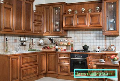 Tavoli per cucina di varie forme Tavoli per cucina di varie forme