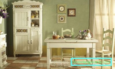 Tavoli per cucina di varie forme Tavoli per cucina di varie forme
