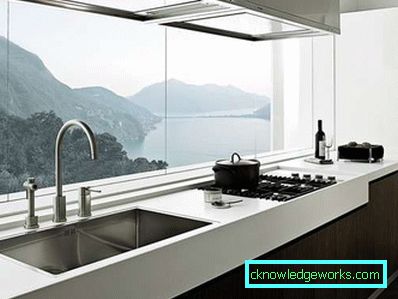 Cucina sul balcone o loggia