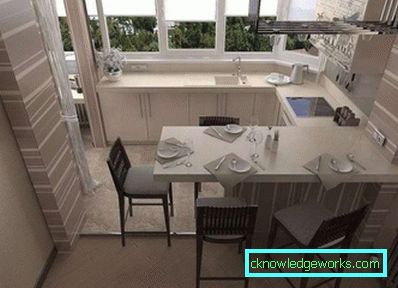 Cucina sul balcone o loggia