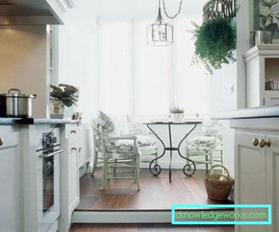 Cucina sul balcone o loggia