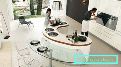 Cucina combinata con una sala nella foto di Khrushchev - design