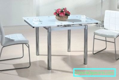 Tavolo da cucina per una piccola cucina Tavolo da cucina per una piccola cucina