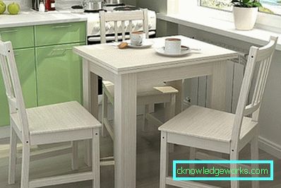 Tavolo da cucina per una piccola cucina Tavolo da cucina per una piccola cucina