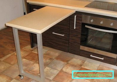Tavolo da cucina per una piccola cucina Tavolo da cucina per una piccola cucina