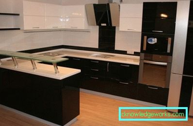 Cucina con un bar Cucina con un bar