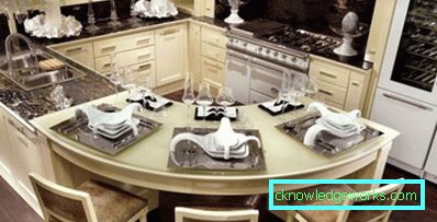 Cucina con un bar Cucina con un bar