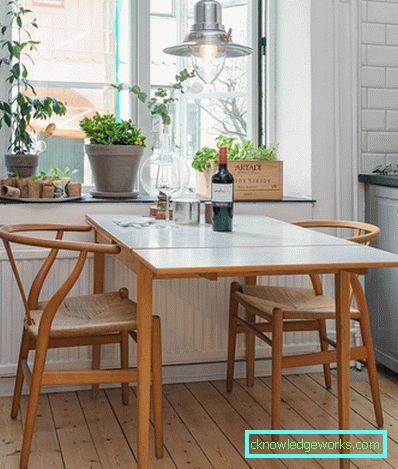 Tavolini pieghevoli per una piccola cucina Tavolini pieghevoli per una piccola cucina