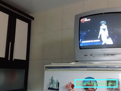Posso mettere la TV sul frigorifero Posso mettere la TV sul frigorifero