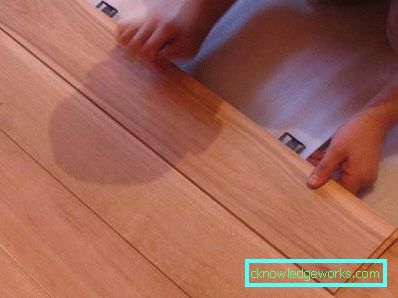 Decorazione murale nel corridoio con laminato - foto design