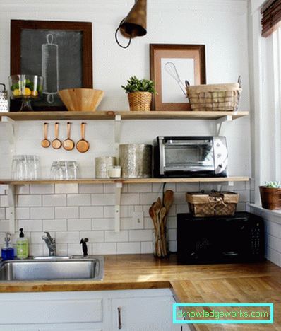 Scaffali in cucina invece di armadi all'interno Scaffali in cucina invece di armadi all'interno