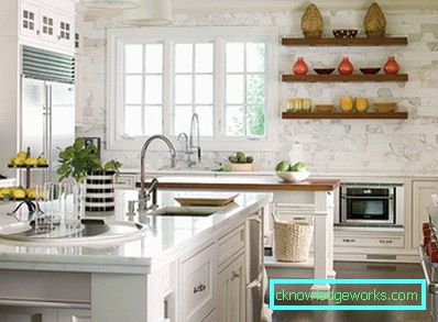 Scaffali in cucina invece di armadi all'interno Scaffali in cucina invece di armadi all'interno