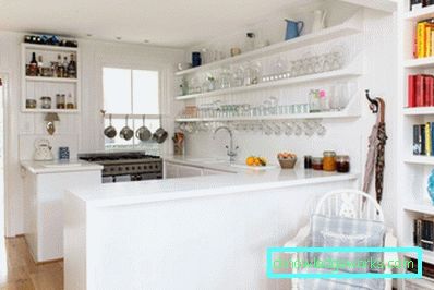 Scaffali in cucina invece di armadi all'interno Scaffali in cucina invece di armadi all'interno