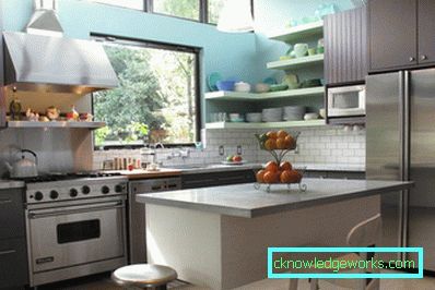 Scaffali in cucina invece di armadi all'interno Scaffali in cucina invece di armadi all'interno