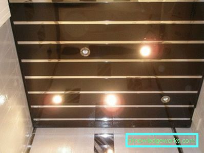 13-soffitto in bagno - 105 foto