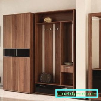 45 - Guardaroba nella hall - il più alla moda